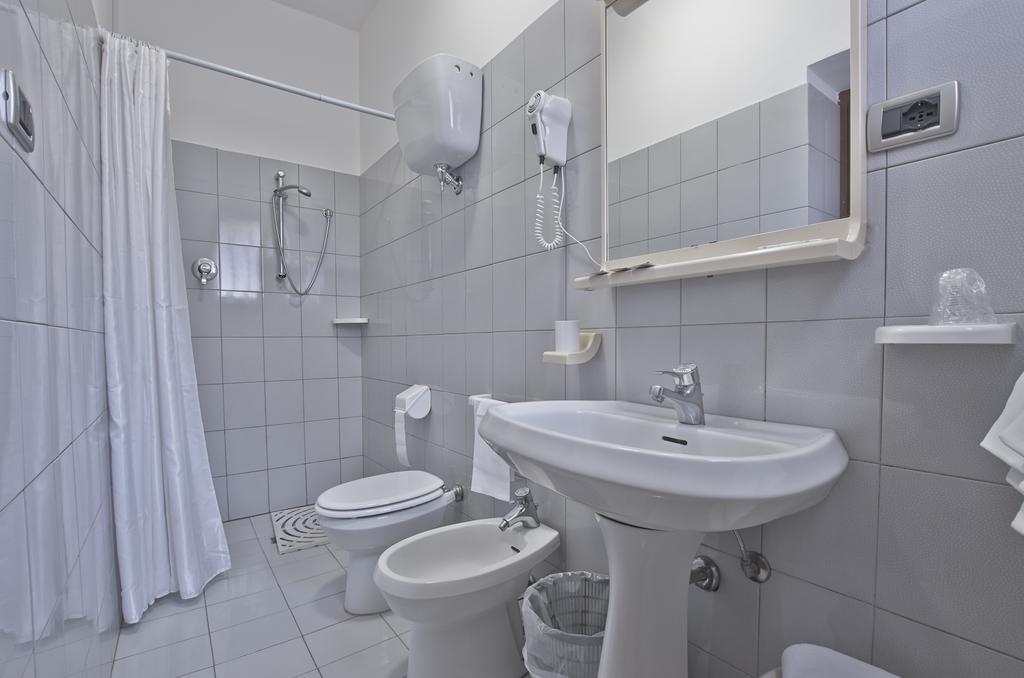 Hotel Valentini Inn Foligno Room photo